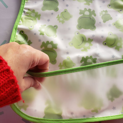 Babero impermeable ranas